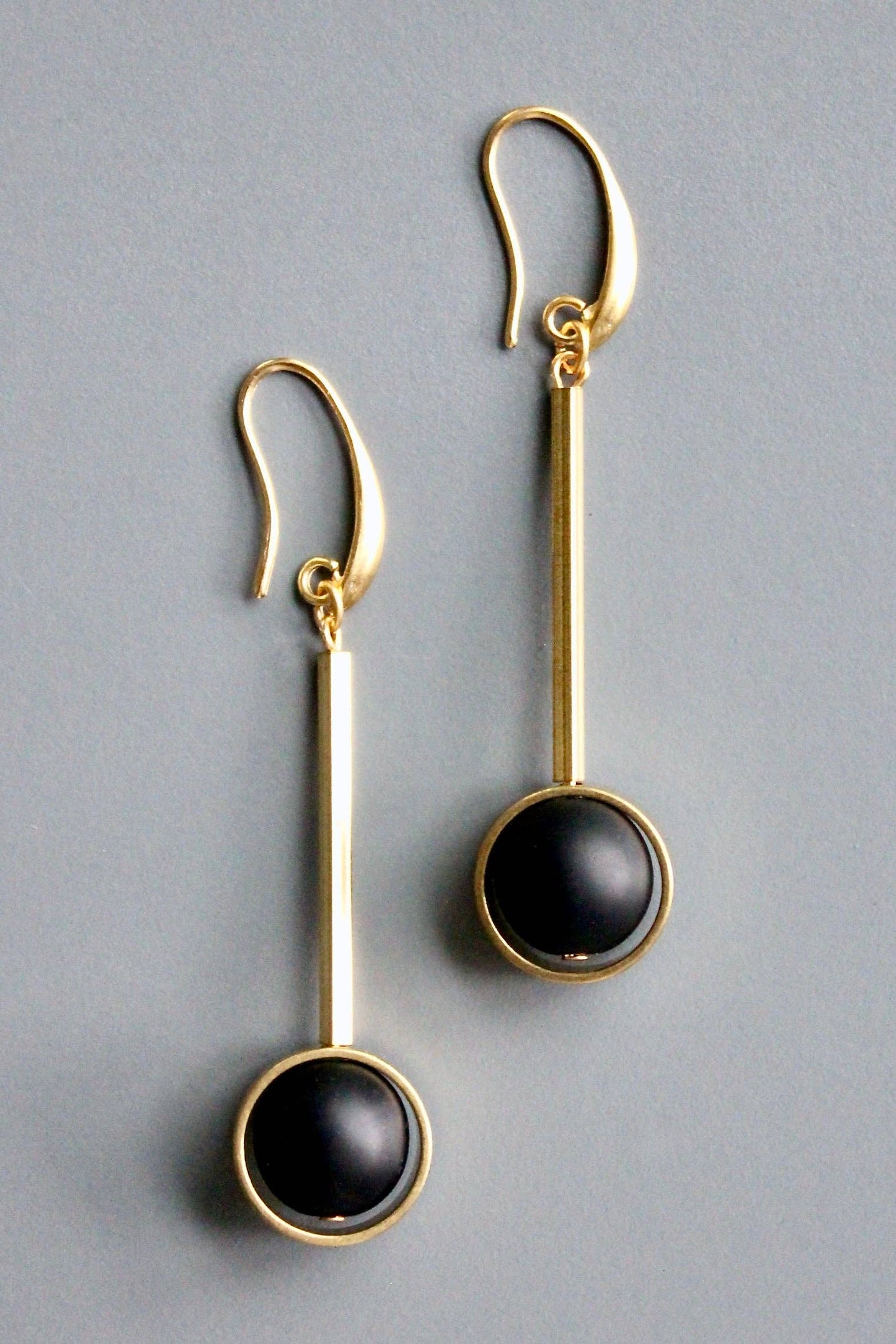 HYLE46 Jet glass earrings