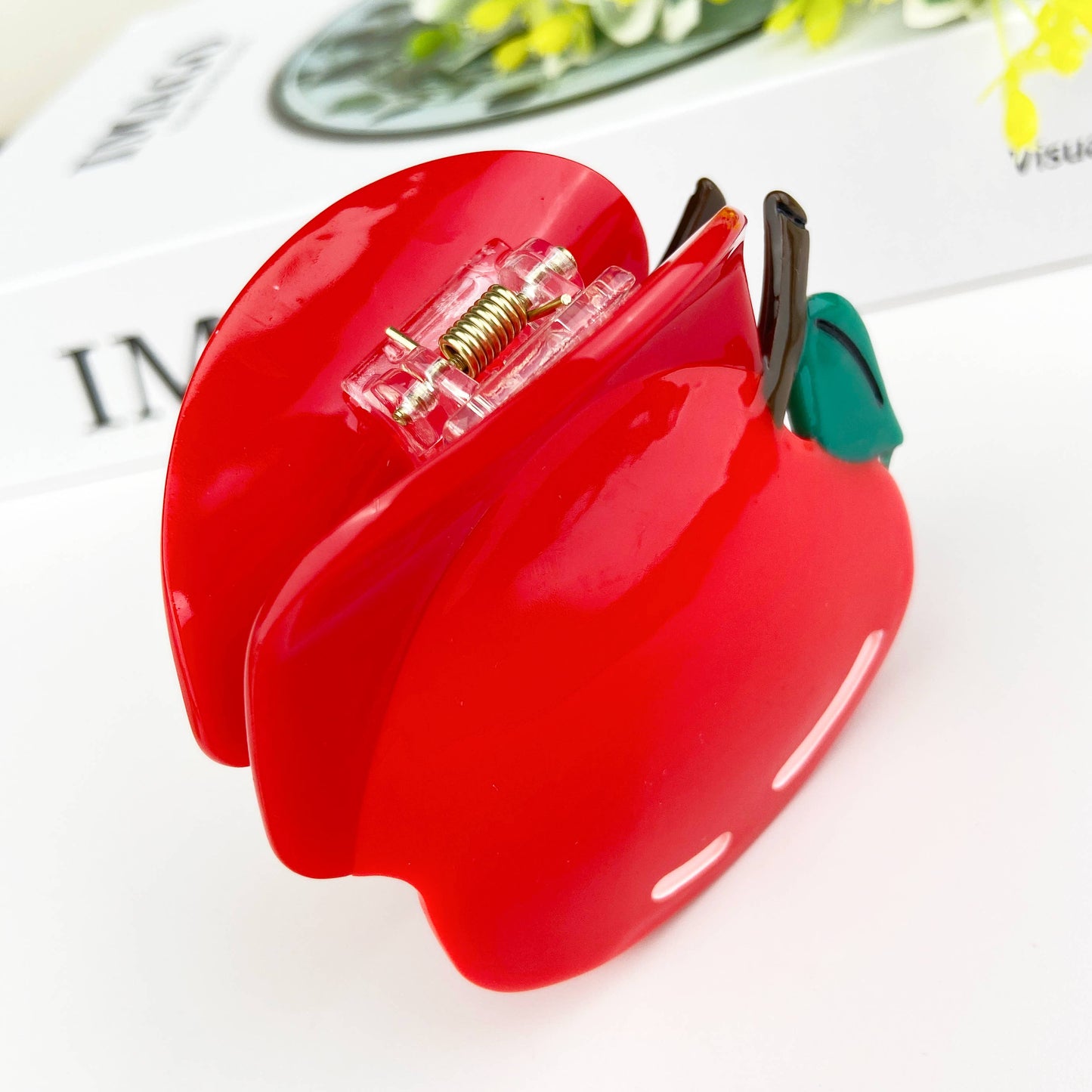 Apple claw hair clip