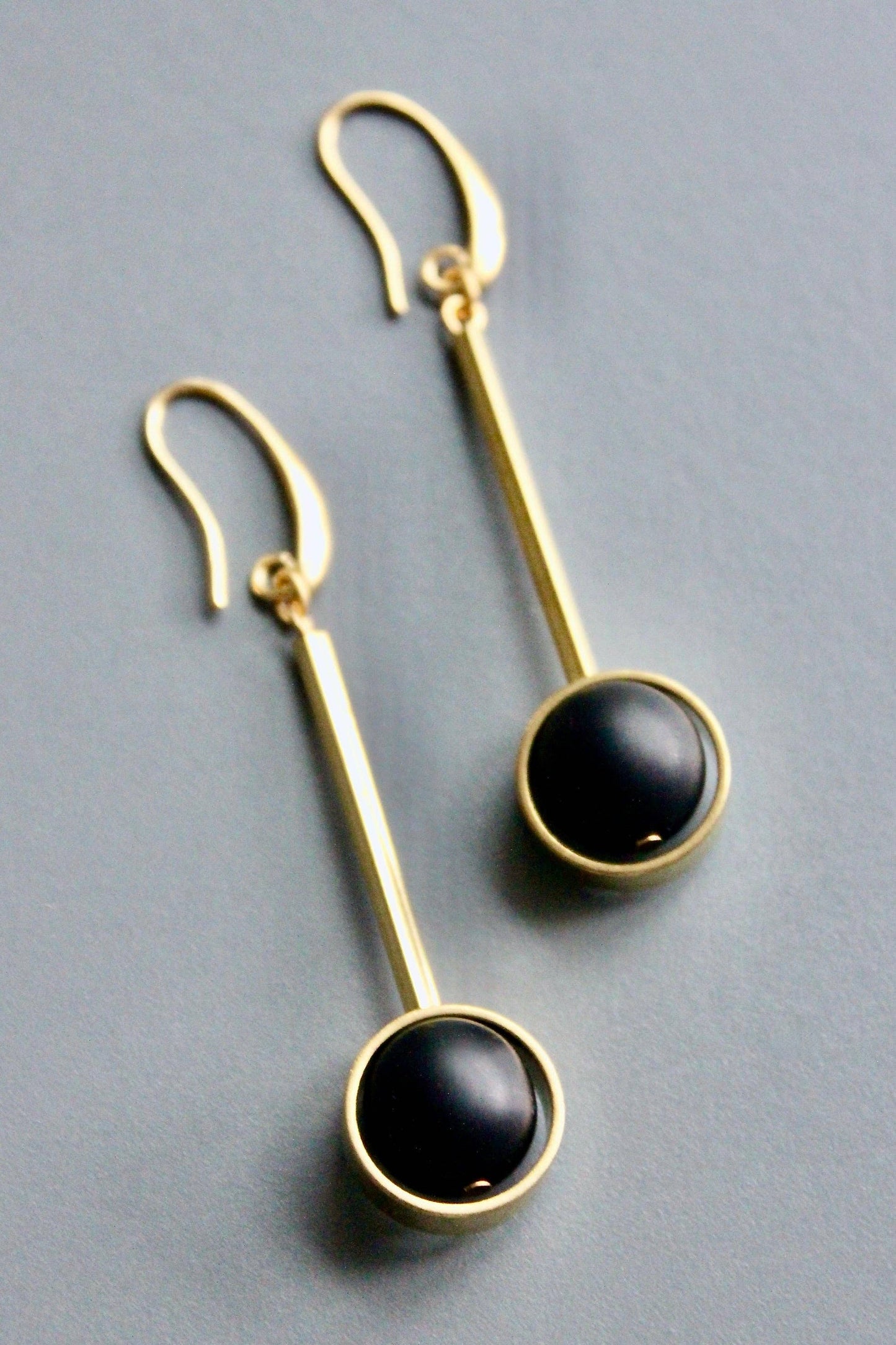 HYLE46 Jet glass earrings